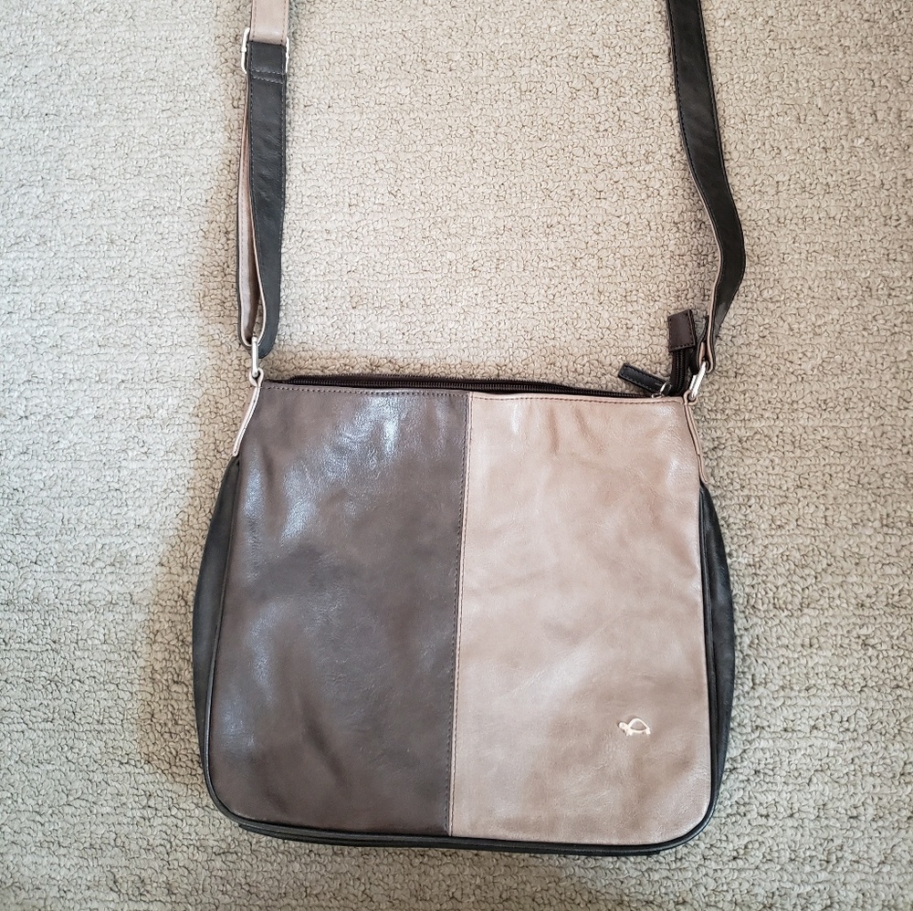 Carpisa Two-tone Adjustable Handbag